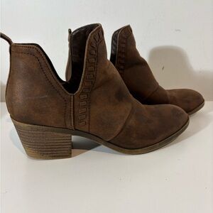 Rock & Candy Women’s 8 Lipton Slip On Ankle Bootie Brown Casual Western